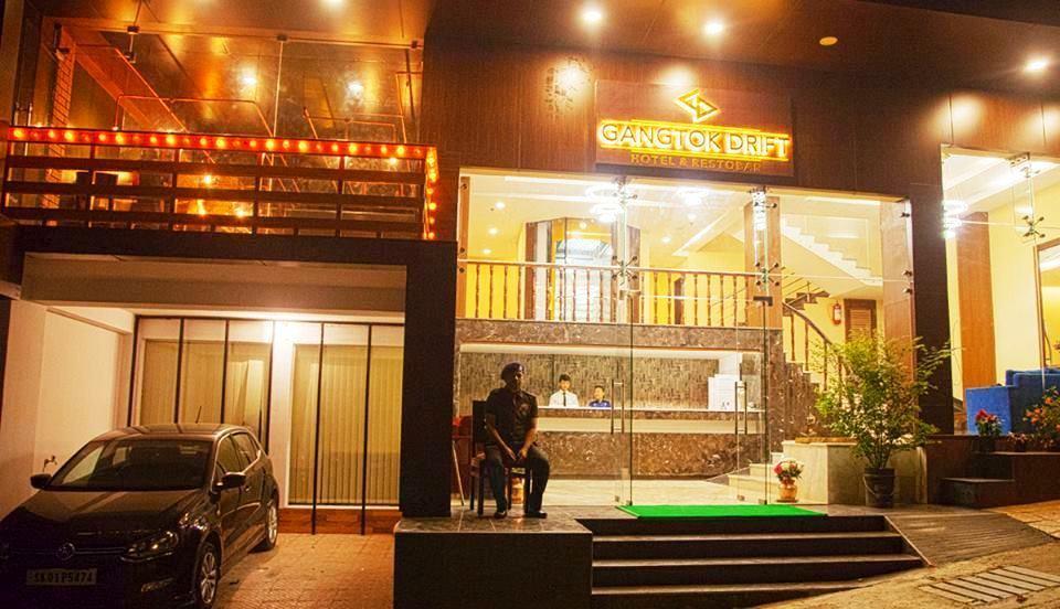 กังต๊อก ดริฟต์ โฮเต็ล แอนด์ เรสโตบาร์ Hotel กังต็อก ภายนอก รูปภาพ